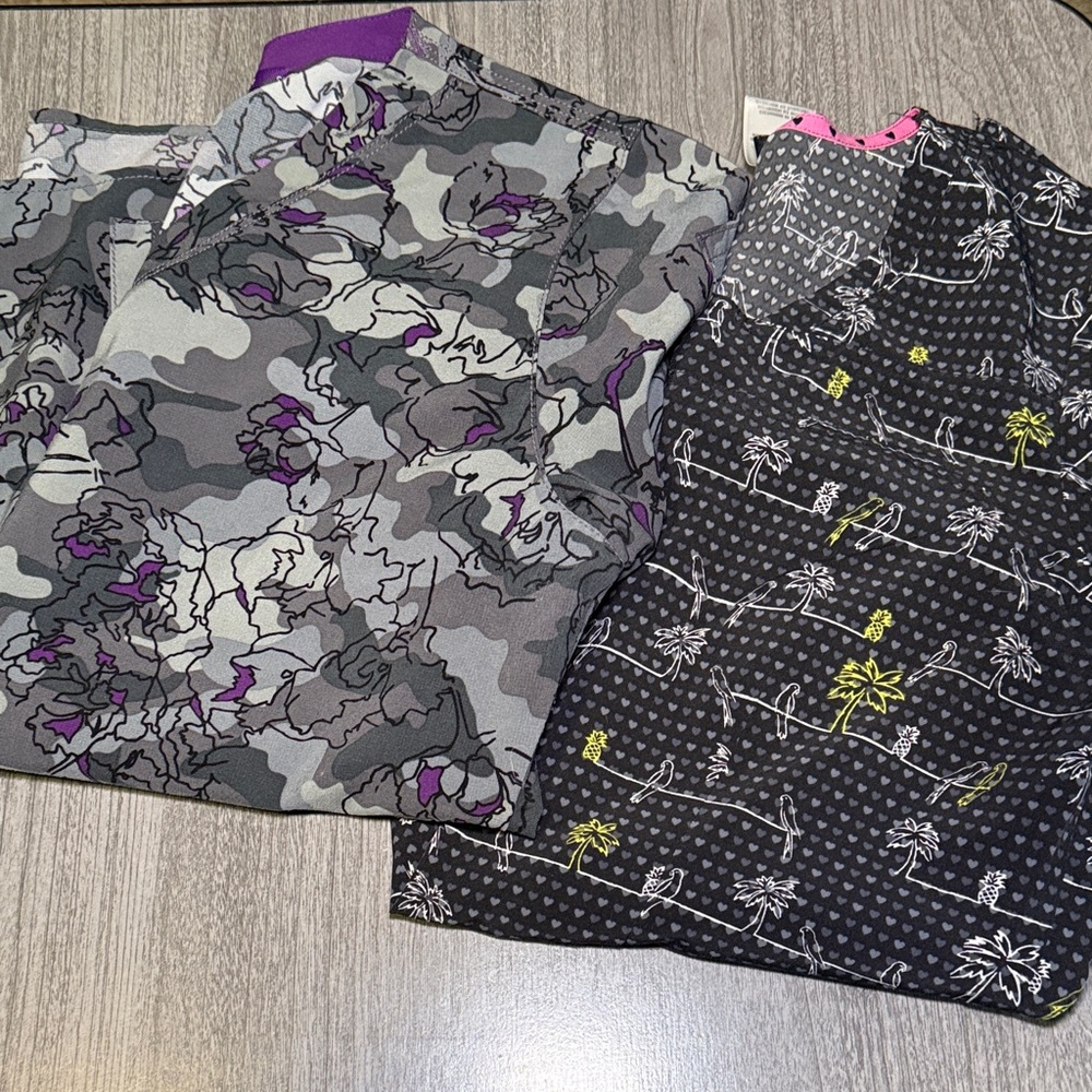 Carhartt Women's Gray Floral Camo and heartsoul tropical scrub top medium